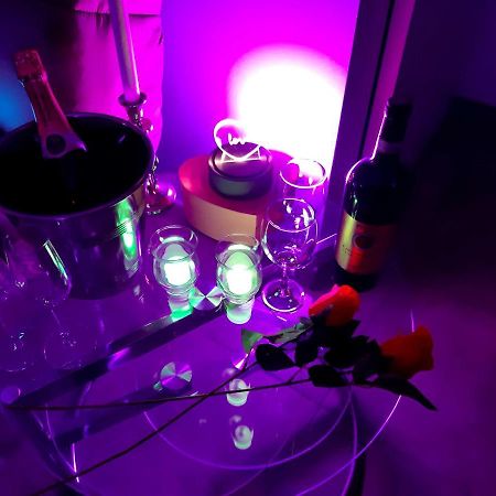 Un Sejour Romantique En Couple Avec Jacuzzi Prive Chromotherapie Jardin Maison Privee Ychoux Eksteriør bilde