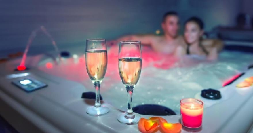 Un Sejour Romantique En Couple Avec Jacuzzi Prive Chromotherapie Jardin Maison Privee Ychoux Eksteriør bilde