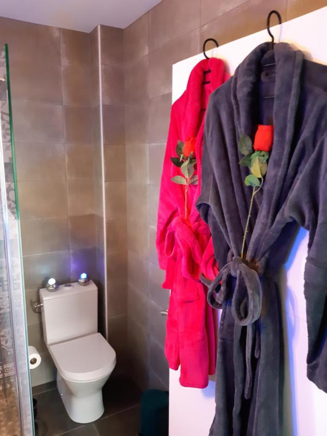 Un Sejour Romantique En Couple Avec Jacuzzi Prive Chromotherapie Jardin Maison Privee Ychoux Eksteriør bilde