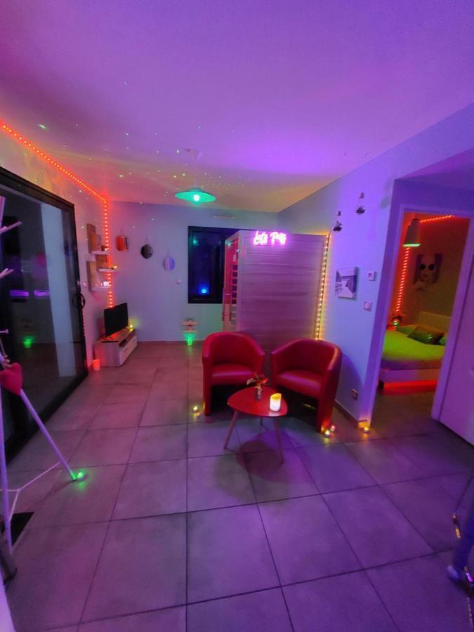 Un Sejour Romantique En Couple Avec Jacuzzi Prive Chromotherapie Jardin Maison Privee Ychoux Eksteriør bilde