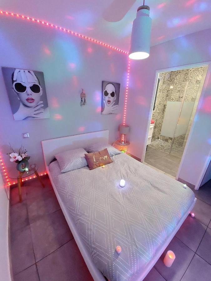 Un Sejour Romantique En Couple Avec Jacuzzi Prive Chromotherapie Jardin Maison Privee Ychoux Eksteriør bilde