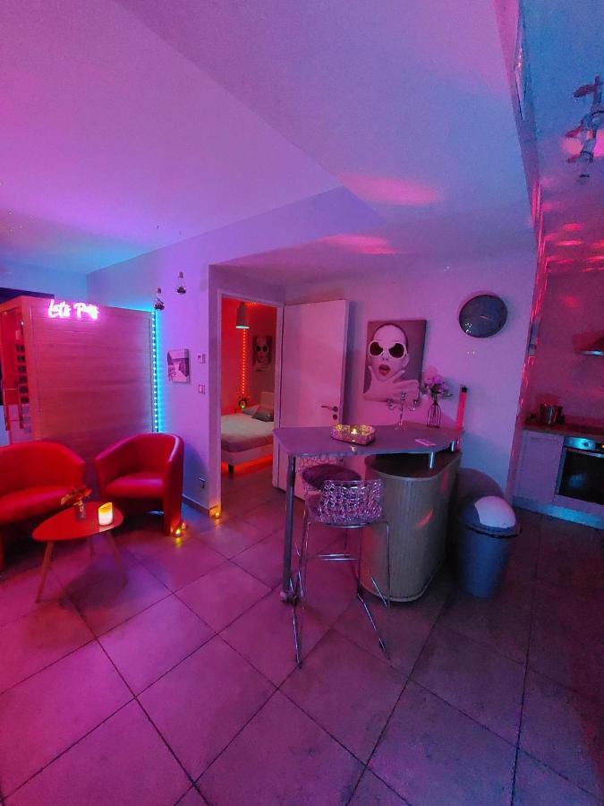 Un Sejour Romantique En Couple Avec Jacuzzi Prive Chromotherapie Jardin Maison Privee Ychoux Eksteriør bilde